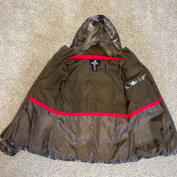 Mossy Oak Women’s Camouflage Puffer Coat with Faux Fur - Picture 6 of 11